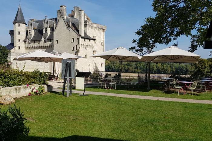 Logis Hotel Le Bussy Montsoreau Eksteriør billede