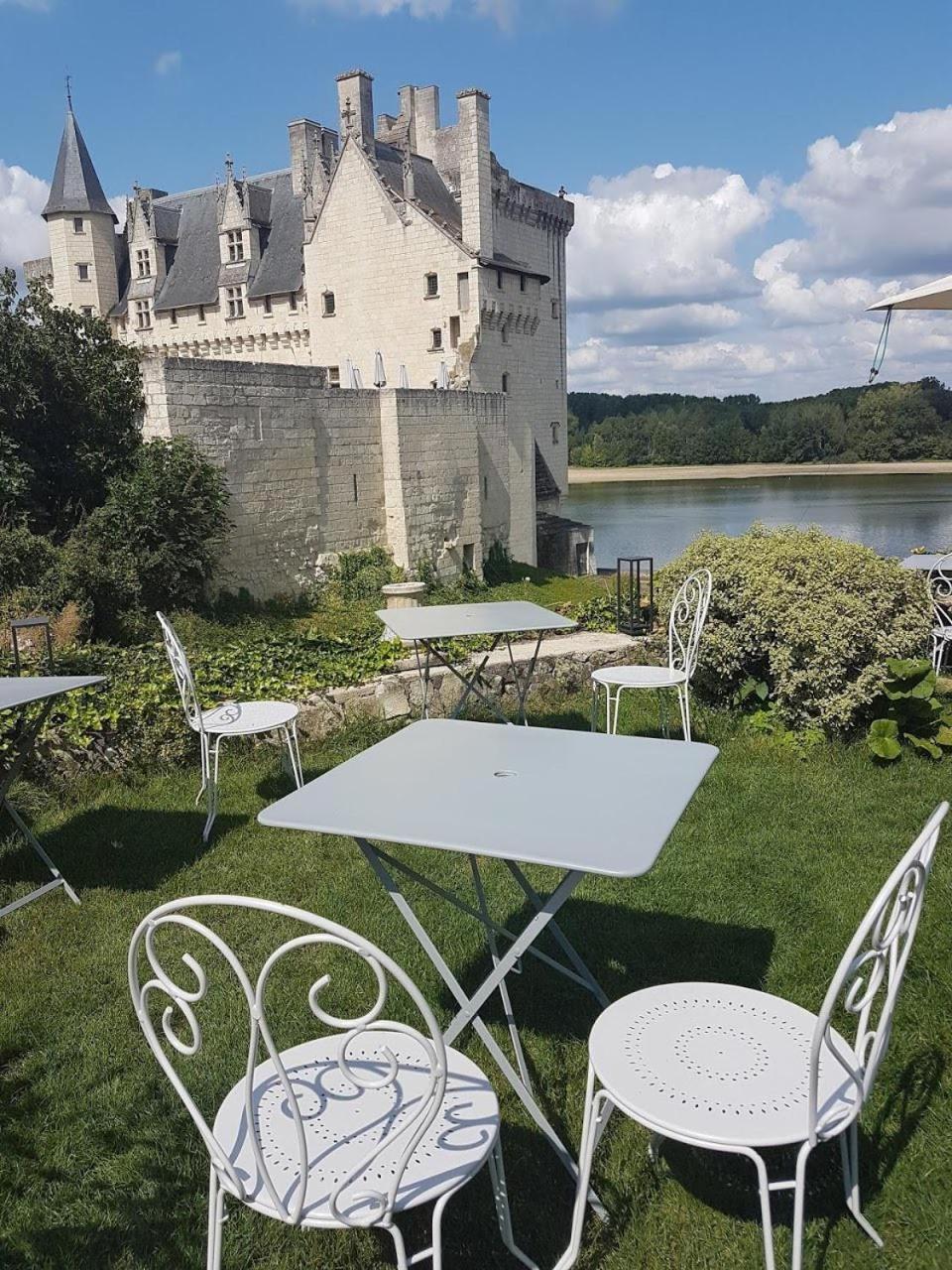 Logis Hotel Le Bussy Montsoreau Eksteriør billede