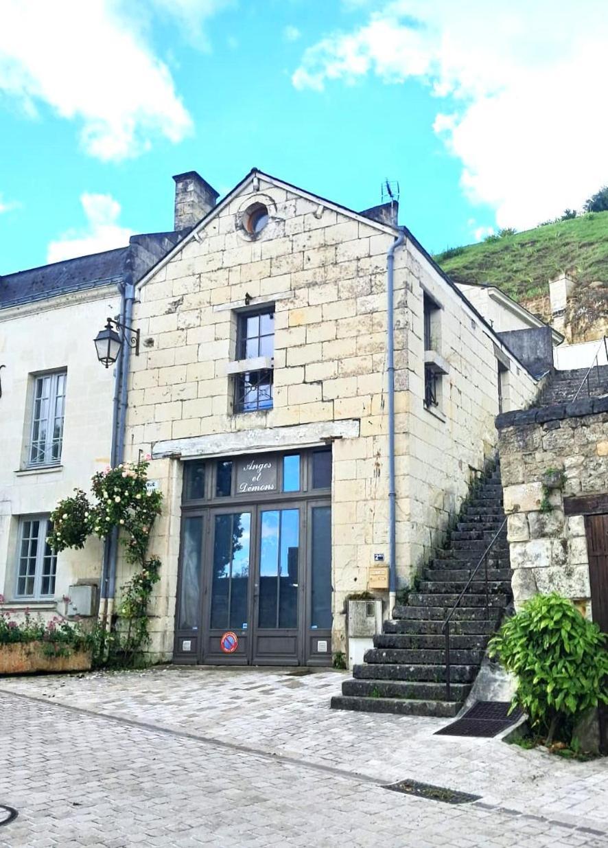 Logis Hotel Le Bussy Montsoreau Eksteriør billede