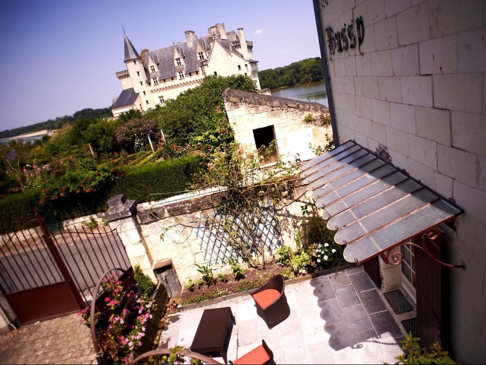 Logis Hotel Le Bussy Montsoreau Eksteriør billede